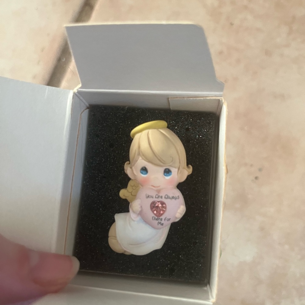 Precious Moments Angel pin with Halo